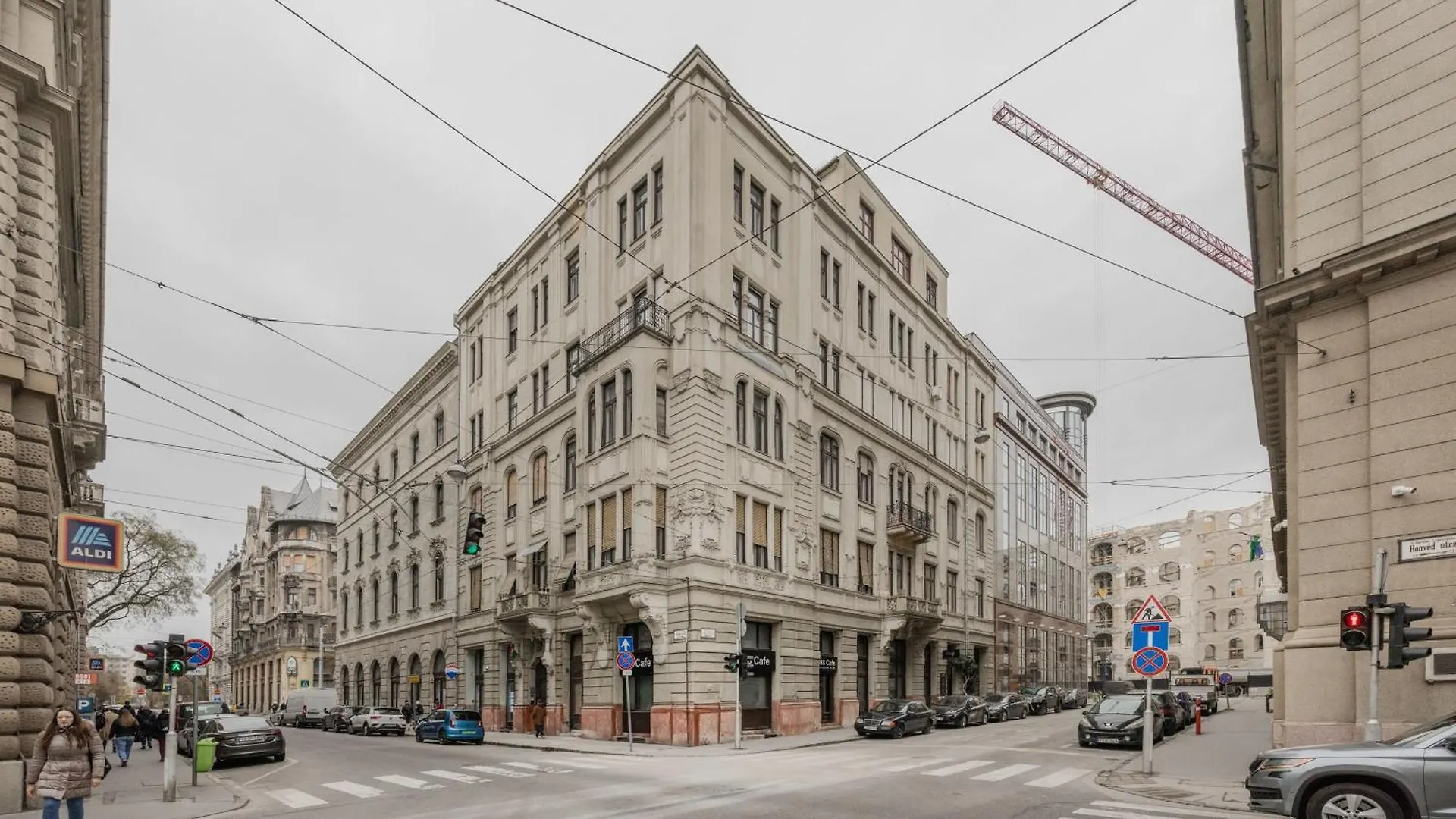 Apartment Your Charming Home At Parliament Budapest