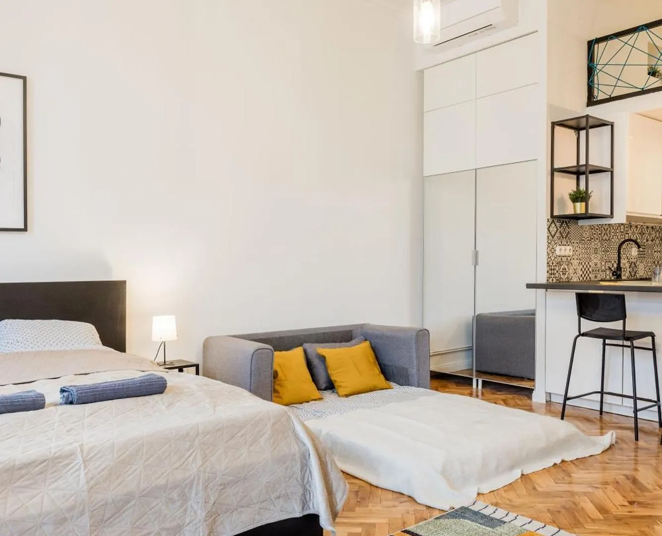 Apartment Your Charming Home At Parliament Budapest